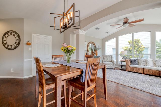 8302 Sunburst PKWY, Round Rock, TX 78681
