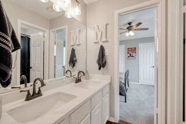 8302 Sunburst PKWY, Round Rock, TX 78681