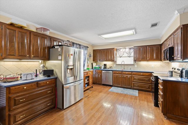 1512 W Northwood CT, Longview, TX 75605