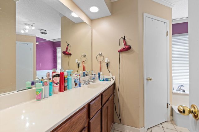 1512 W Northwood CT, Longview, TX 75605