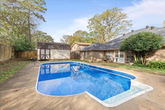 1512 W Northwood CT, Longview, TX 75605