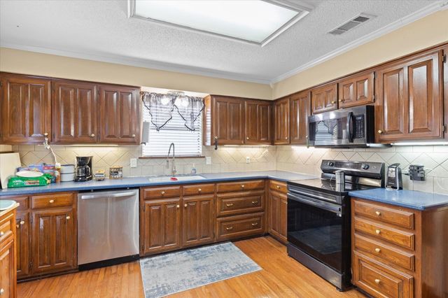 1512 W Northwood CT, Longview, TX 75605