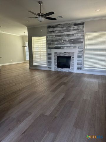 825 Day Star Drive, Hewitt, TX 76643