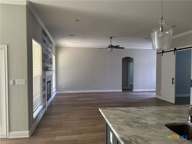 825 Day Star Drive, Hewitt, TX 76643