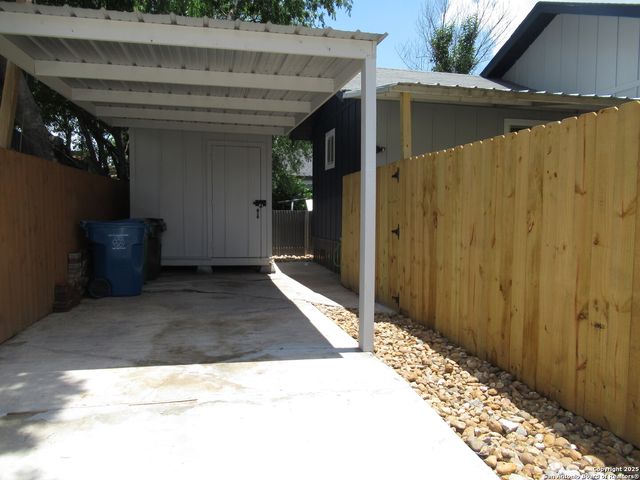 1703 Hays, San Antonio, TX 78202