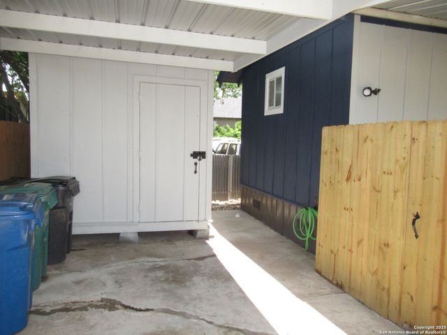 1703 Hays, San Antonio, TX 78202