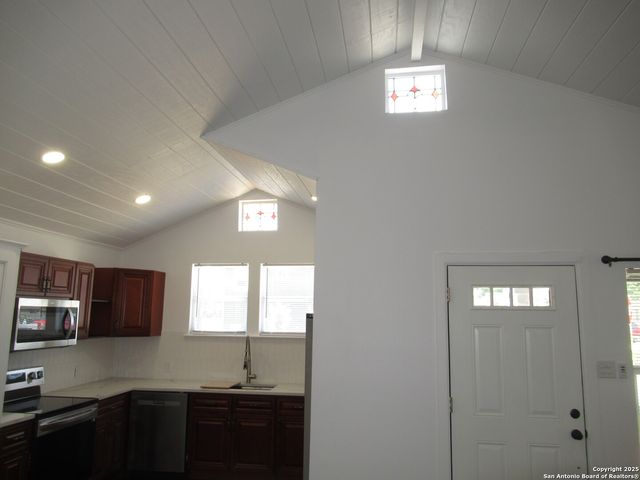 1703 Hays, San Antonio, TX 78202