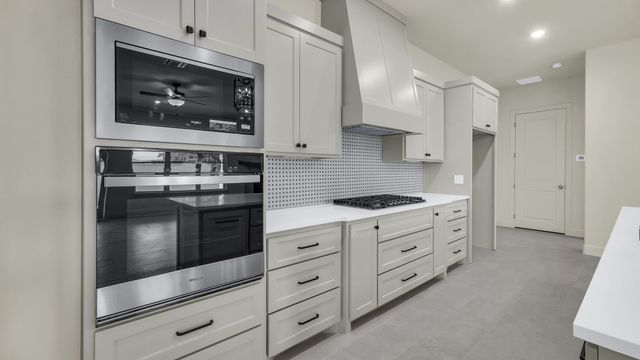 208 Park Villa Lane, Aledo, TX 76008