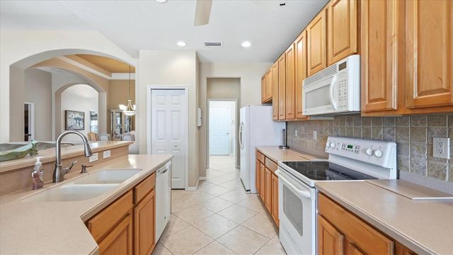 5704 WHITE JASMINE WAY, North Port, FL 34287