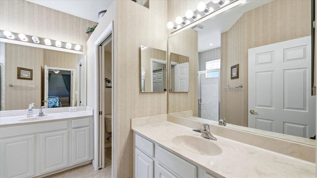 5704 WHITE JASMINE WAY, North Port, FL 34287