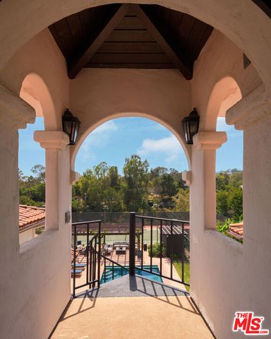 28820 Grayfox Street, Malibu, CA 90265