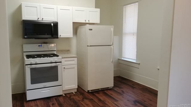 210 Eleanor, San Antonio, TX 78209