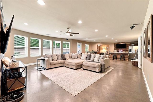 180 Lakestone Parkway, Woodstock, GA 30188