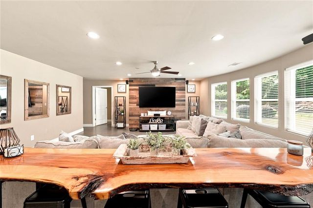 180 Lakestone Parkway, Woodstock, GA 30188