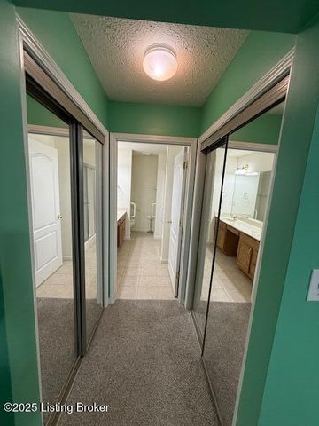 7608 Autumn Pointe Dr, Louisville, KY 40214