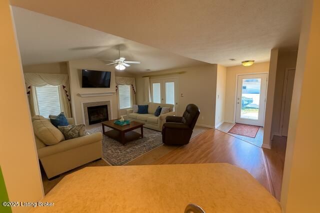 7608 Autumn Pointe Dr, Louisville, KY 40214