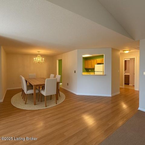 7608 Autumn Pointe Dr, Louisville, KY 40214