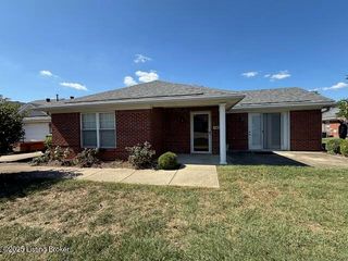 7608 Autumn Pointe Dr, Louisville, KY 40214