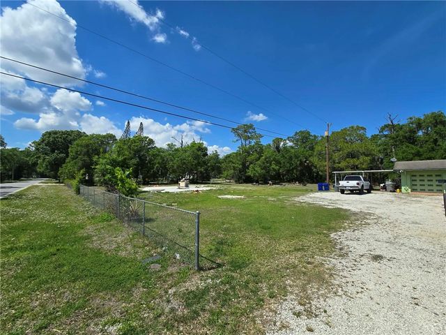 144 N Elm Street, Fellsmere, FL 32948