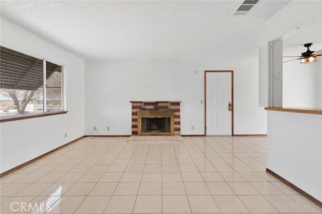 16463 Solvang Avenue, Victorville, CA 92394