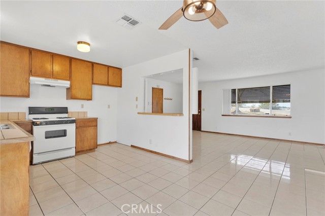 16463 Solvang Avenue, Victorville, CA 92394