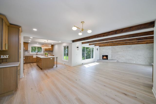 1106 North Path Drive, Wheaton, IL 60187