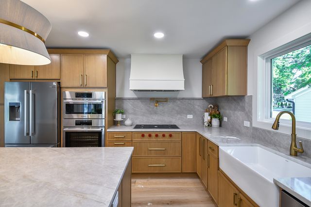 1106 North Path Drive, Wheaton, IL 60187