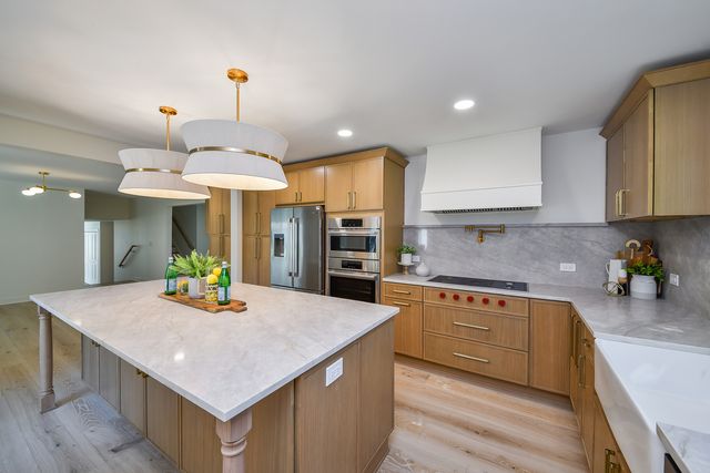 1106 North Path Drive, Wheaton, IL 60187