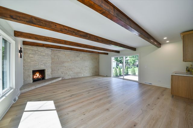 1106 North Path Drive, Wheaton, IL 60187