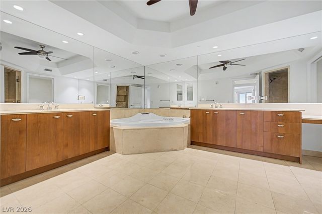 2777 Paradise Road 2102, Las Vegas, NV 89109