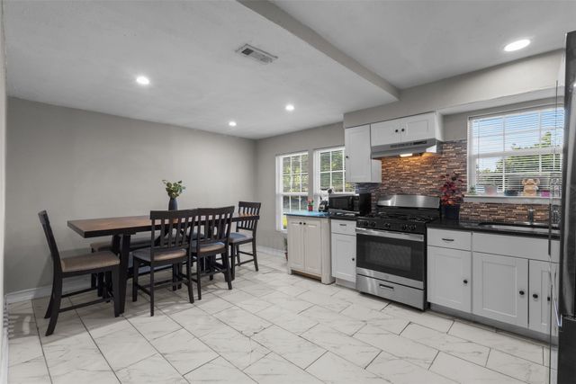 1418 Briarwood Drive, Mesquite, TX 75149