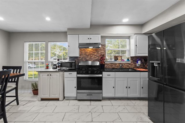 1418 Briarwood Drive, Mesquite, TX 75149