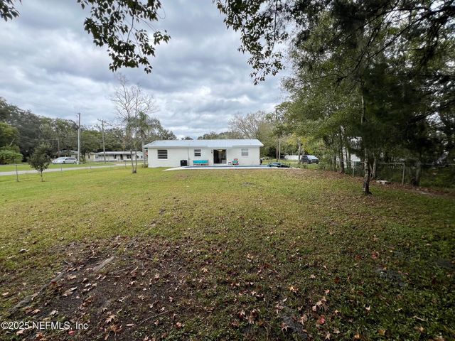 300 E LATTIN Street, Hastings, FL 32145