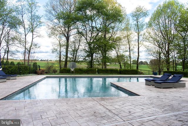 710 LONGVIEW DR, Middletown, PA 17057