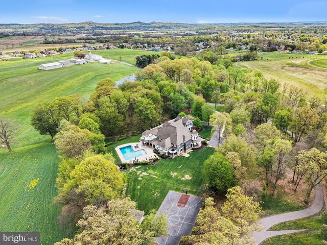 710 LONGVIEW DR, Middletown, PA 17057
