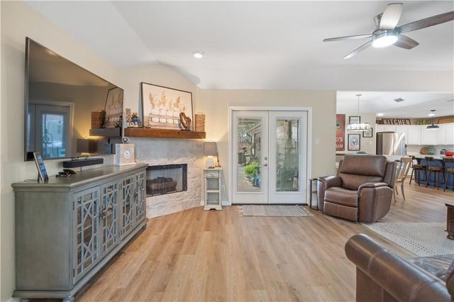 311 Blue Water Dr, Portland, TX 78374