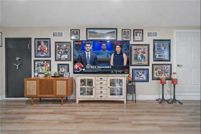 311 Blue Water Dr, Portland, TX 78374