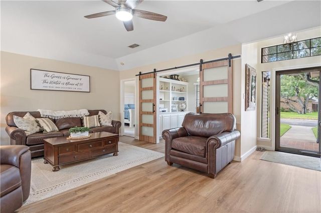 311 Blue Water Dr, Portland, TX 78374