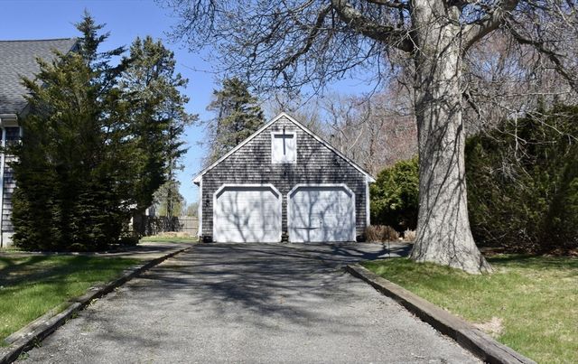 33 Terry Drive, Dartmouth, MA 02748