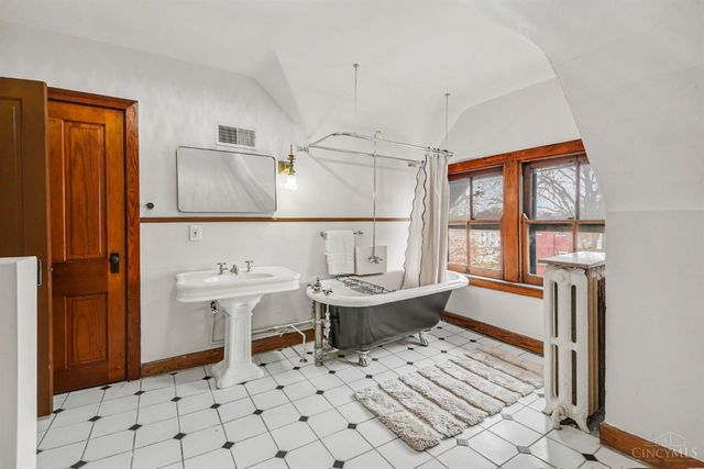 3051 Fairfield Avenue, Cincinnati, OH 45206