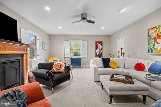 1191 WHEATSHEAF LN, Abington, PA 19001