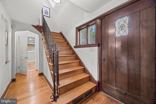 1191 WHEATSHEAF LN, Abington, PA 19001