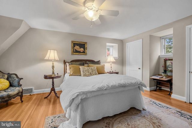 1191 WHEATSHEAF LN, Abington, PA 19001