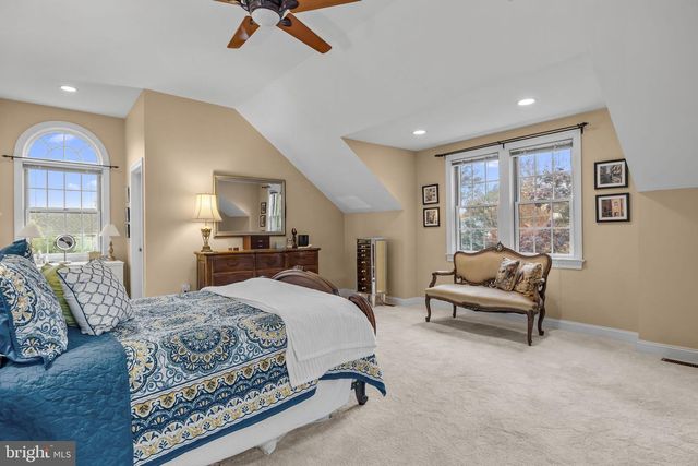 1191 WHEATSHEAF LN, Abington, PA 19001