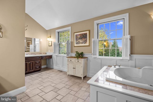 1191 WHEATSHEAF LN, Abington, PA 19001