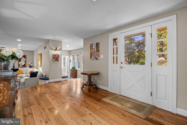 1191 WHEATSHEAF LN, Abington, PA 19001