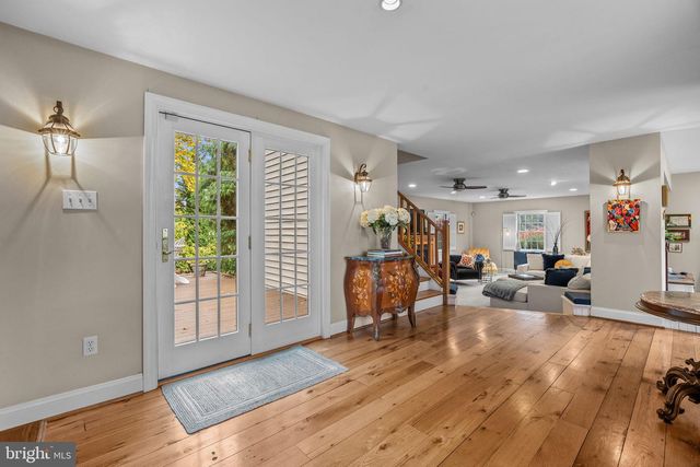 1191 WHEATSHEAF LN, Abington, PA 19001