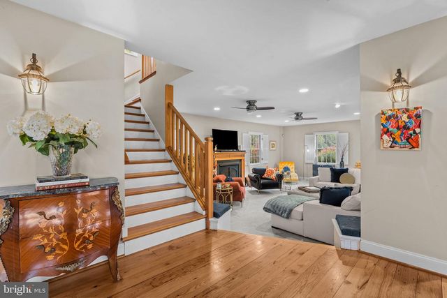 1191 WHEATSHEAF LN, Abington, PA 19001