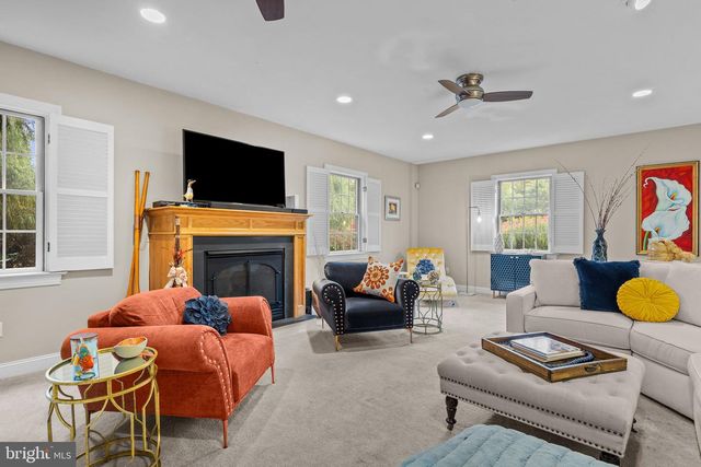 1191 WHEATSHEAF LN, Abington, PA 19001