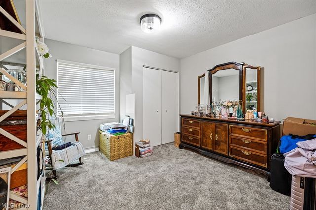 2664 Biscayne Drive, Akron, OH 44319